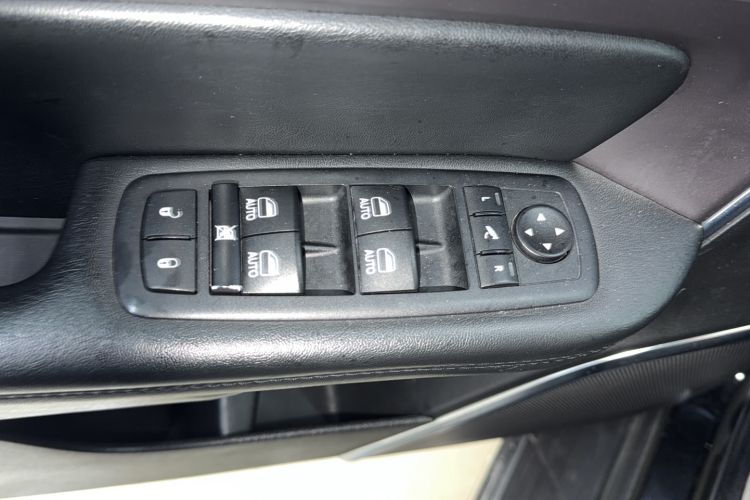 Used Jeep Grand Commander 2020 2.0T Four-Wheel Drive Elite Edition Interior 4