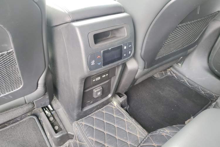 Used Jeep Grand Commander 2020 2.0T Four-Wheel Drive Elite Edition Interior 5