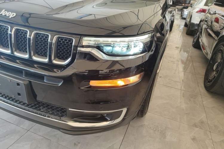 Used Jeep Grand Commander 2020 2.0T Two-Wheel Drive Elite Version Left Front Headlight