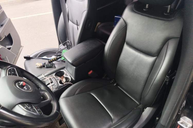 Used Jeep Grand Commander 2020 2.0T Two-Wheel Drive Elite Version Left Front Seat