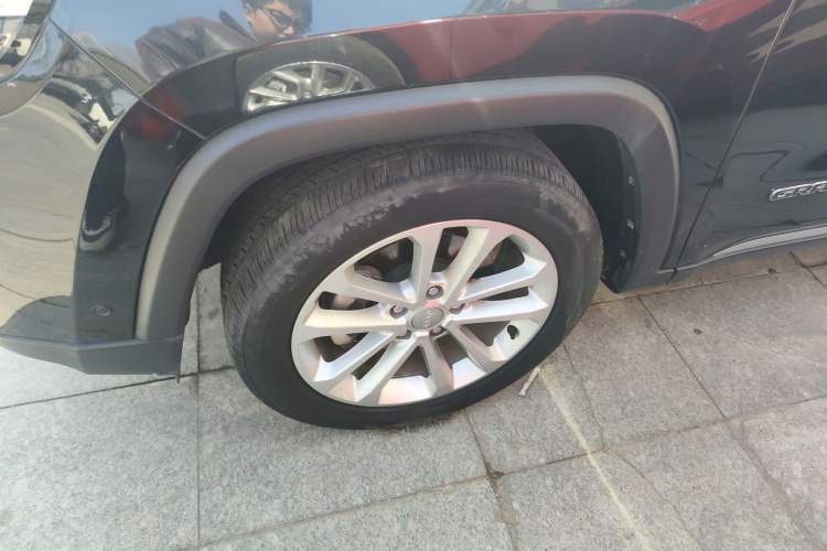 Used Jeep Grand Commander 2020 2.0T Two-Wheel Drive Elite Version Left Front Wheel Hub