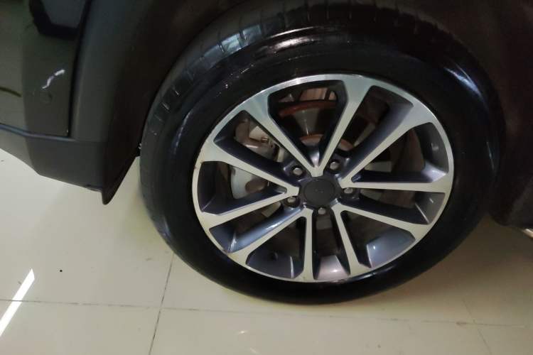 Used Jeep Grand Commander 2020 2.0T Four-Wheel Drive Elite Edition Left Front Wheel Hub