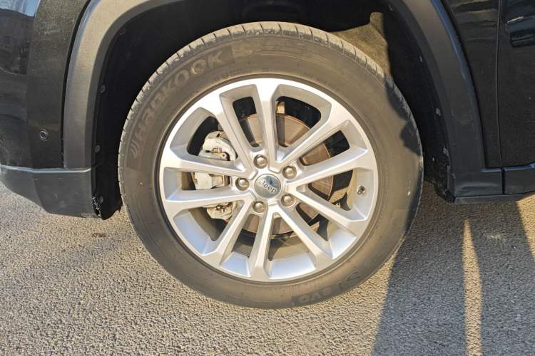 Used Jeep Grand Commander 2020 2.0T Four-Wheel Drive Elite Enhanced Edition Left Front Wheel Hub