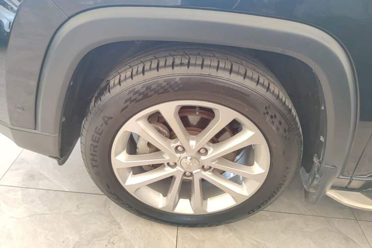 Used Jeep Grand Commander 2020 2.0T Two-Wheel Drive Elite Version Left Front Wheel Hub