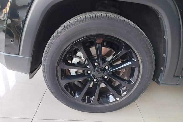 Used Jeep Grand Commander 2020 2.0T Four-Wheel Drive Night Eagle Edition Left Front Wheel Hub