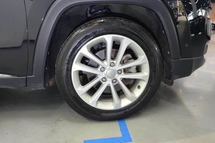 Used Jeep Grand Commander 2020 2.0T Two-Wheel Drive Elite Version Left Rear Wheel Hub