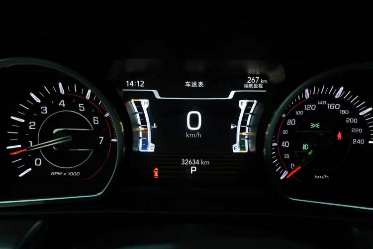 Used Jeep Grand Commander 2020 2.0T Four-Wheel Drive Elite Enhanced Edition Odometer Close Up