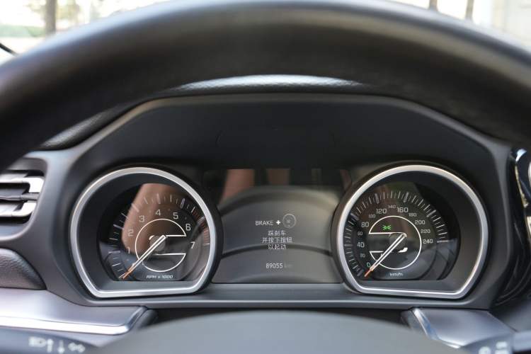 Used Jeep Grand Commander 2020 2.0T Two-Wheel Drive Elite Version Odometer Close Up