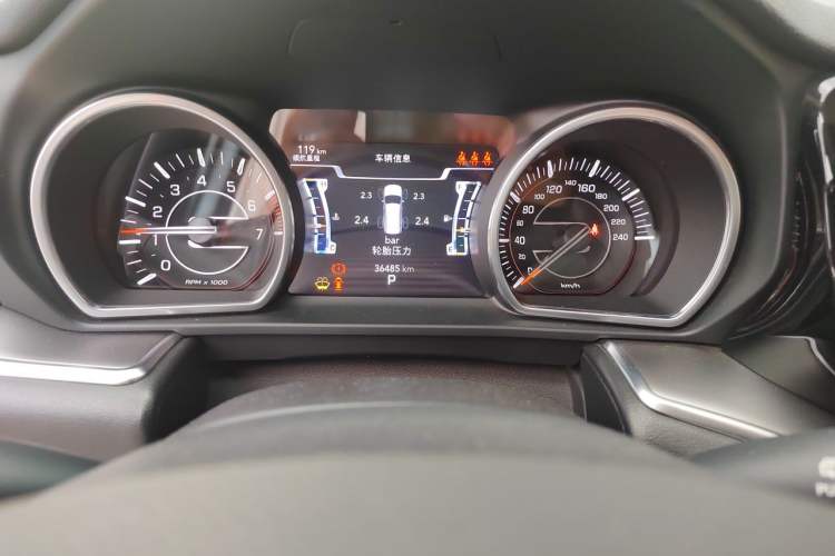 Used Jeep Grand Commander 2020 2.0T Four-Wheel Drive Elite Enhanced Edition Odometer Close Up