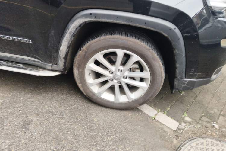 Used Jeep Grand Commander 2020 2.0T Two-Wheel Drive Elite Version Right Front Wheel Hub