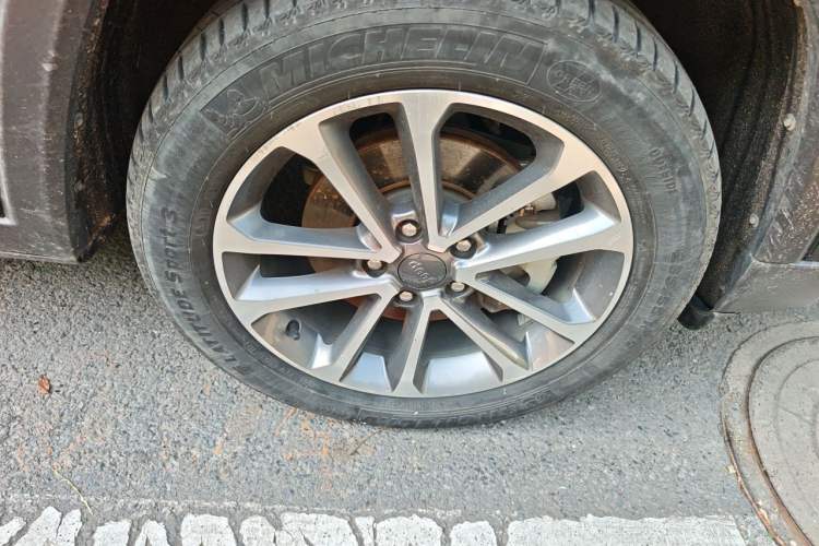 Used Jeep Grand Commander 2020 2.0T Four-Wheel Drive Elite Edition Right Front Wheel Hub