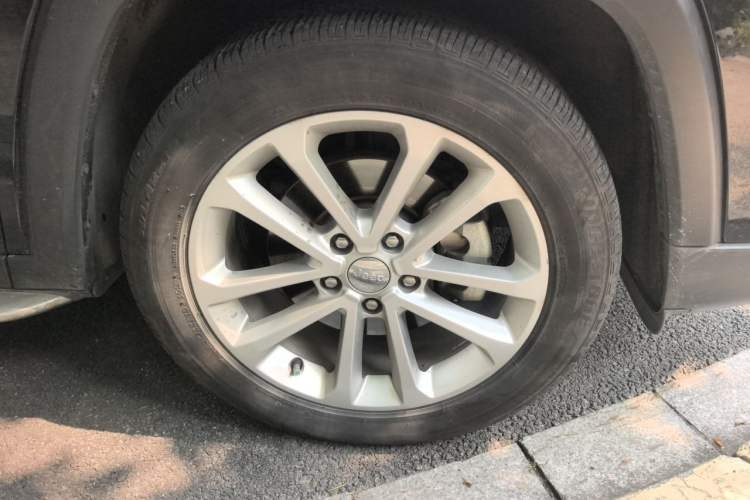 Used Jeep Grand Commander 2020 2.0T Four-Wheel Drive Elite Enhanced Edition Right Front Wheel Hub