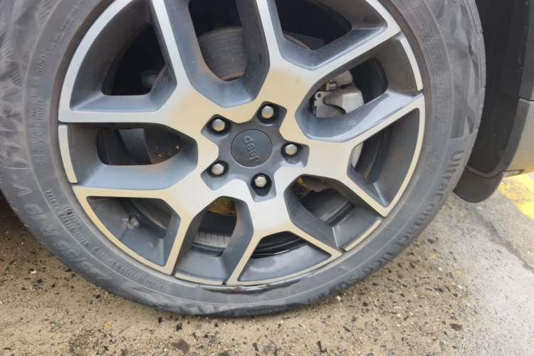 Used Jeep Grand Commander 2020 2.0T Two-Wheel Drive Leading Edition Right Front Wheel Hub