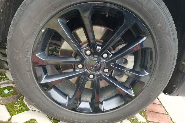 Used Jeep Grand Commander 2020 2.0T Four-Wheel Drive Night Eagle Edition Right Front Wheel Hub