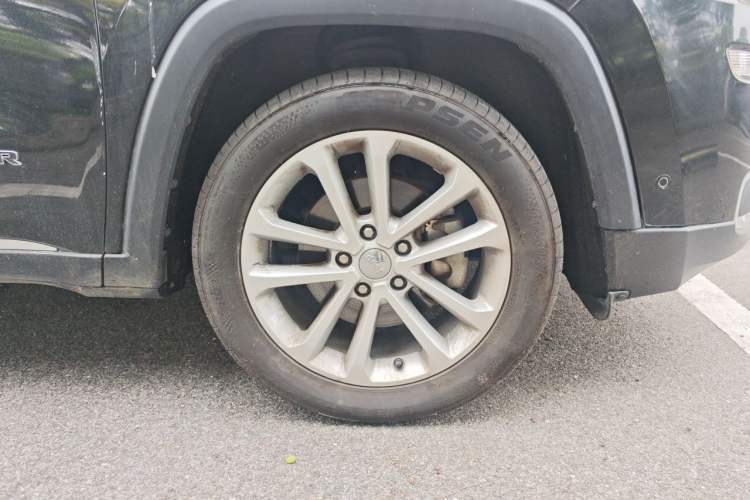 Used Jeep Grand Commander 2020 2.0T Four-Wheel Drive Elite Edition Right Front Wheel Hub