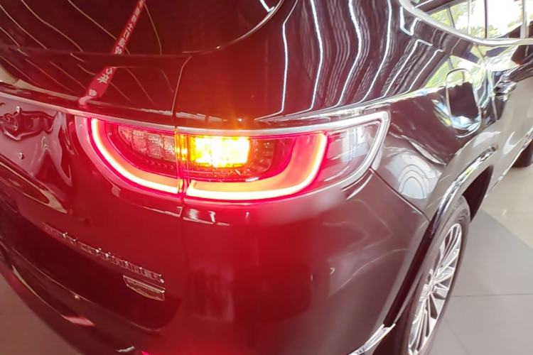 Used Jeep Grand Commander 2020 2.0T Four-Wheel Drive Flagship Edition Right Rear Taillight