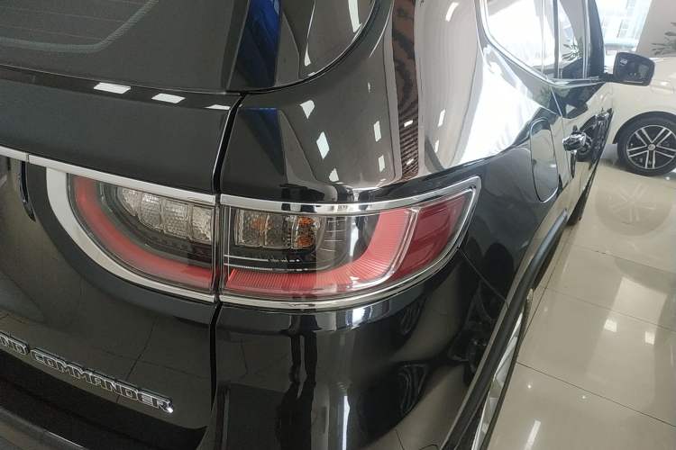 Used Jeep Grand Commander 2020 2.0T Two-Wheel Drive Elite Version Right Rear Taillight