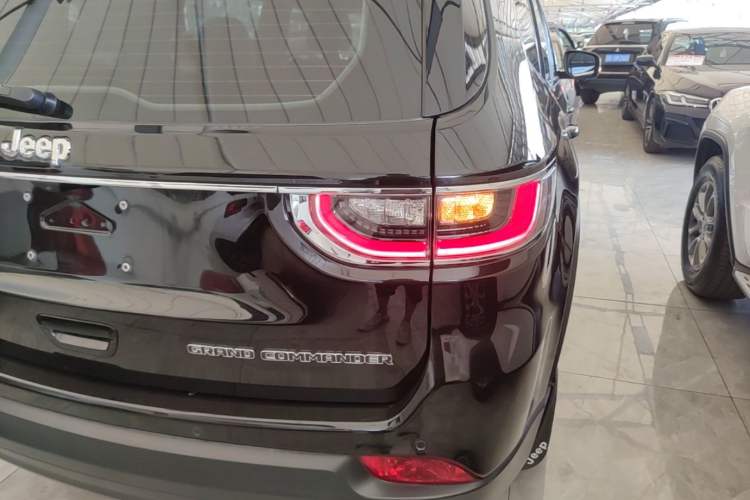 Used Jeep Grand Commander 2020 2.0T Two-Wheel Drive Elite Version Right Rear Taillight