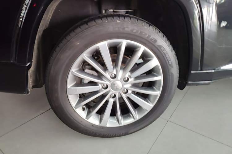 Used Jeep Grand Commander 2020 2.0T Four-Wheel Drive Flagship Edition Right Rear Wheel Hub