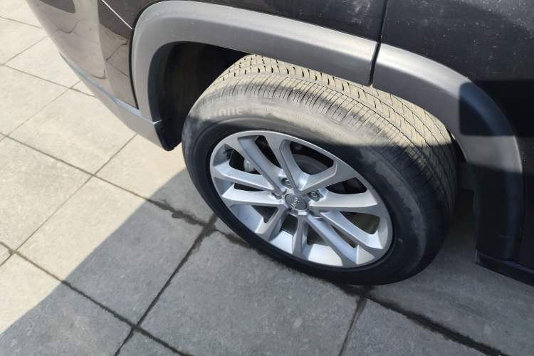 Used Jeep Grand Commander 2020 2.0T Two-Wheel Drive Elite Version Right Rear Wheel Hub