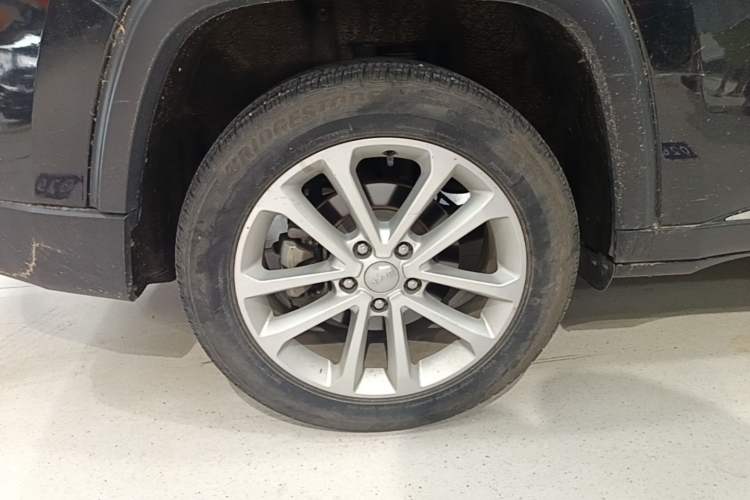 Used Jeep Grand Commander 2020 2.0T Four-Wheel Drive Elite Enhanced Edition Right Rear Wheel Hub
