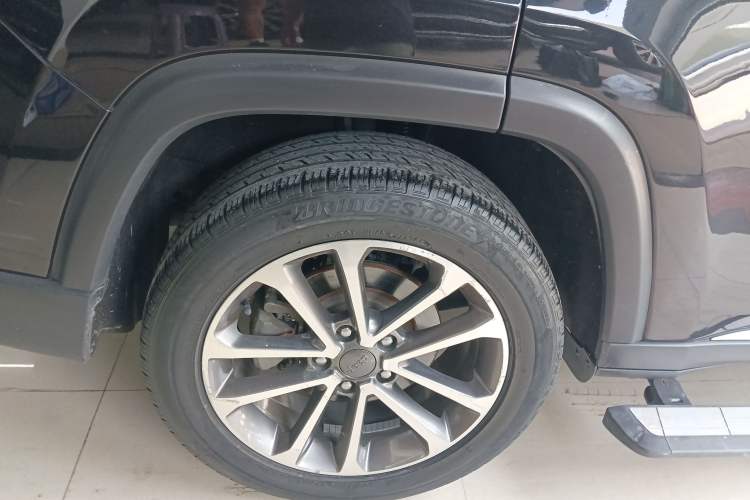 Used Jeep Grand Commander 2020 2.0T Four-Wheel Drive Elite Edition Right Rear Wheel Hub