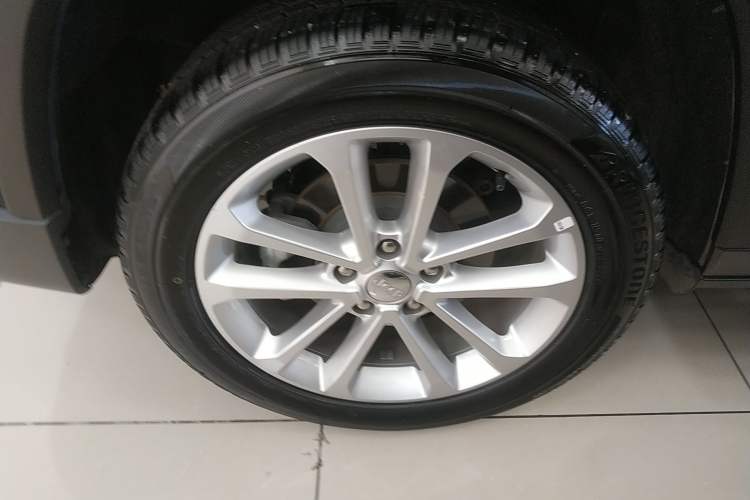 Used Jeep Grand Commander 2020 2.0T Two-Wheel Drive Elite Version Right Rear Wheel Hub