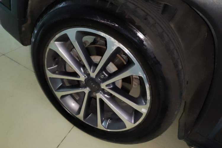 Used Jeep Grand Commander 2020 2.0T Four-Wheel Drive Elite Edition Right Rear Wheel Hub