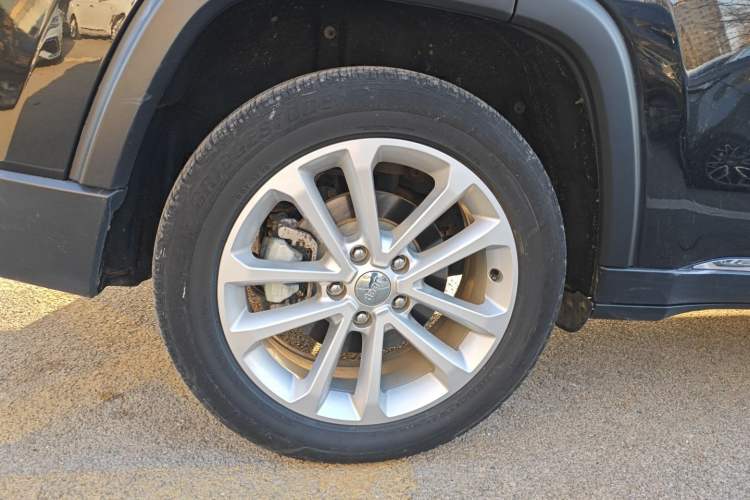 Used Jeep Grand Commander 2020 2.0T Four-Wheel Drive Elite Enhanced Edition Right Rear Wheel Hub