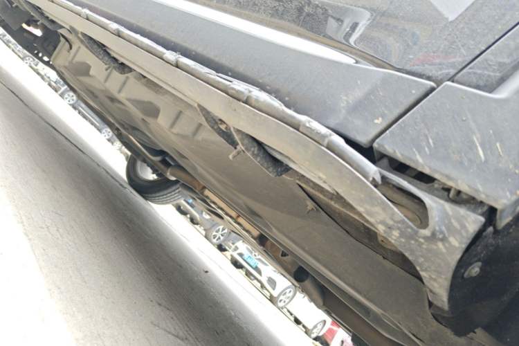 Used Jeep Grand Commander 2020 2.0T Two-Wheel Drive Elite Version Right Side Sill