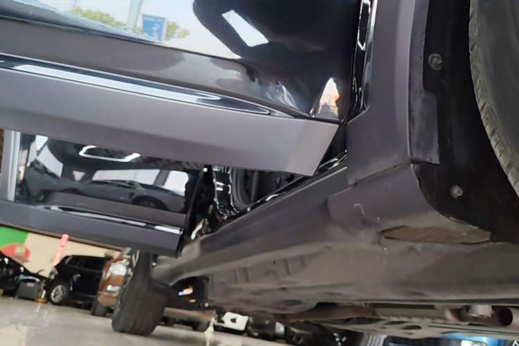 Used Jeep Grand Commander 2020 2.0T Four-Wheel Drive Night Eagle Edition Right Side Sill