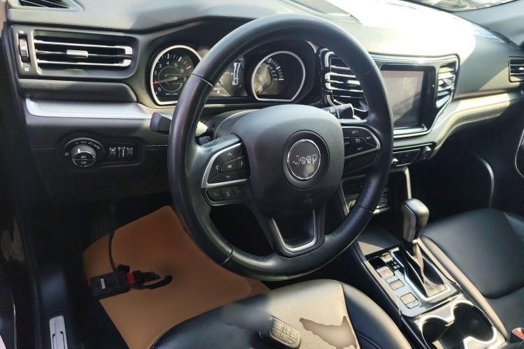 Used Jeep Grand Commander 2020 2.0T Two-Wheel Drive Elite Version Steering Wheel