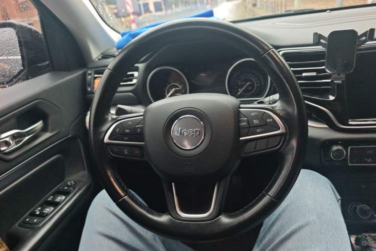 Used Jeep Grand Commander 2020 2.0T Two-Wheel Drive Elite Version Steering Wheel
