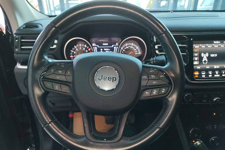 Used Jeep Grand Commander 2020 2.0T Four-Wheel Drive Night Eagle Edition Steering Wheel