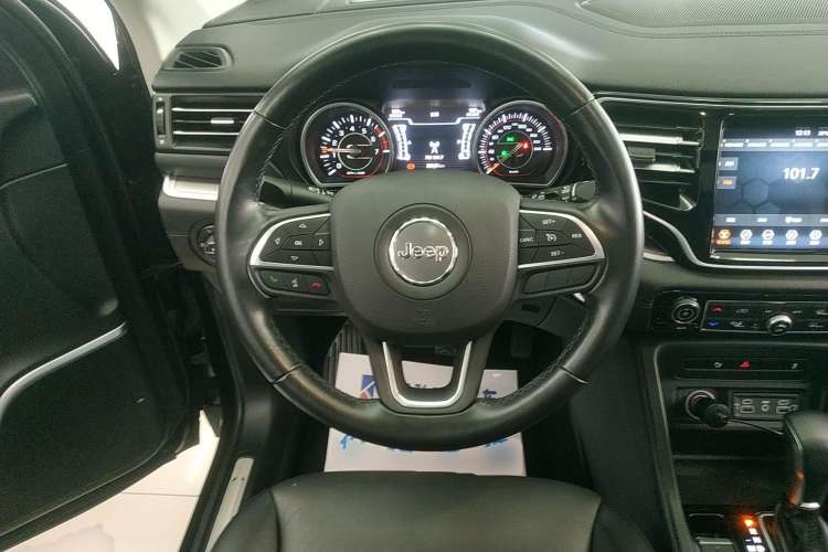 Used Jeep Grand Commander 2020 2.0T Two-Wheel Drive Elite Version Steering Wheel