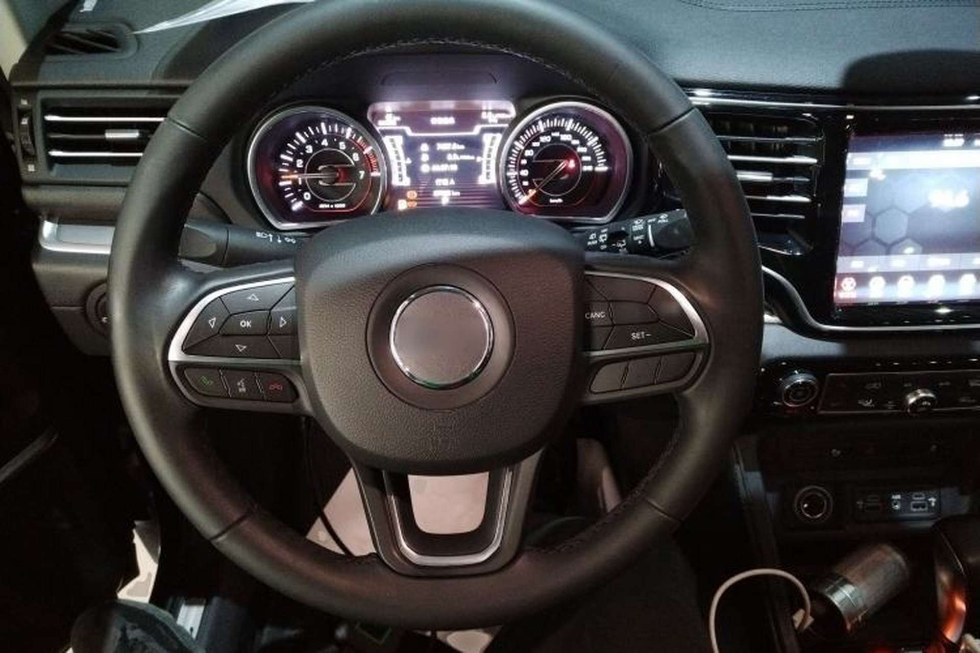 Used Jeep Grand Commander 2020 2.0T Two-Wheel Drive Elite Version Steering Wheel