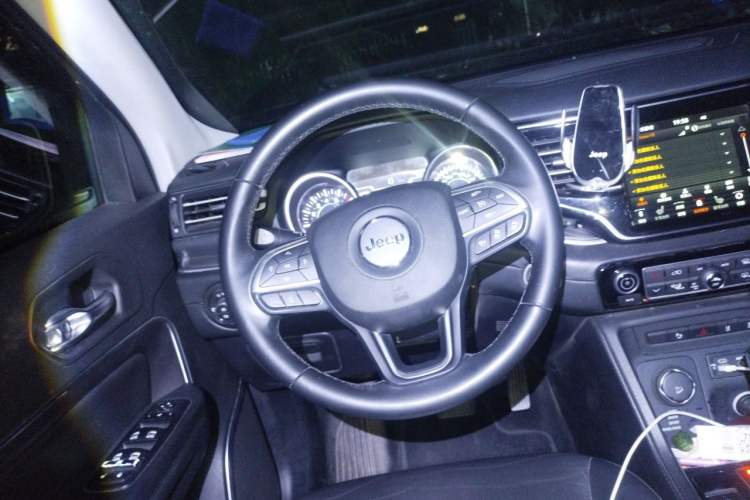 Used Jeep Grand Commander 2020 2.0T Four-Wheel Drive Elite Enhanced Edition Steering Wheel