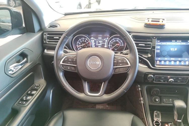 Used Jeep Grand Commander 2020 2.0T Two-Wheel Drive Elite Version Steering Wheel