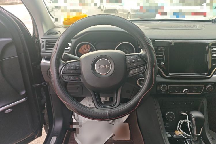 Used Jeep Grand Commander 2020 2.0T Four-Wheel Drive Night Eagle Edition Steering Wheel