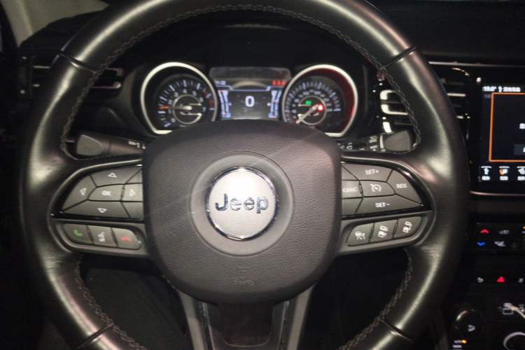 Used Jeep Grand Commander 2020 2.0T Four-Wheel Drive Night Eagle Edition Steering Wheel