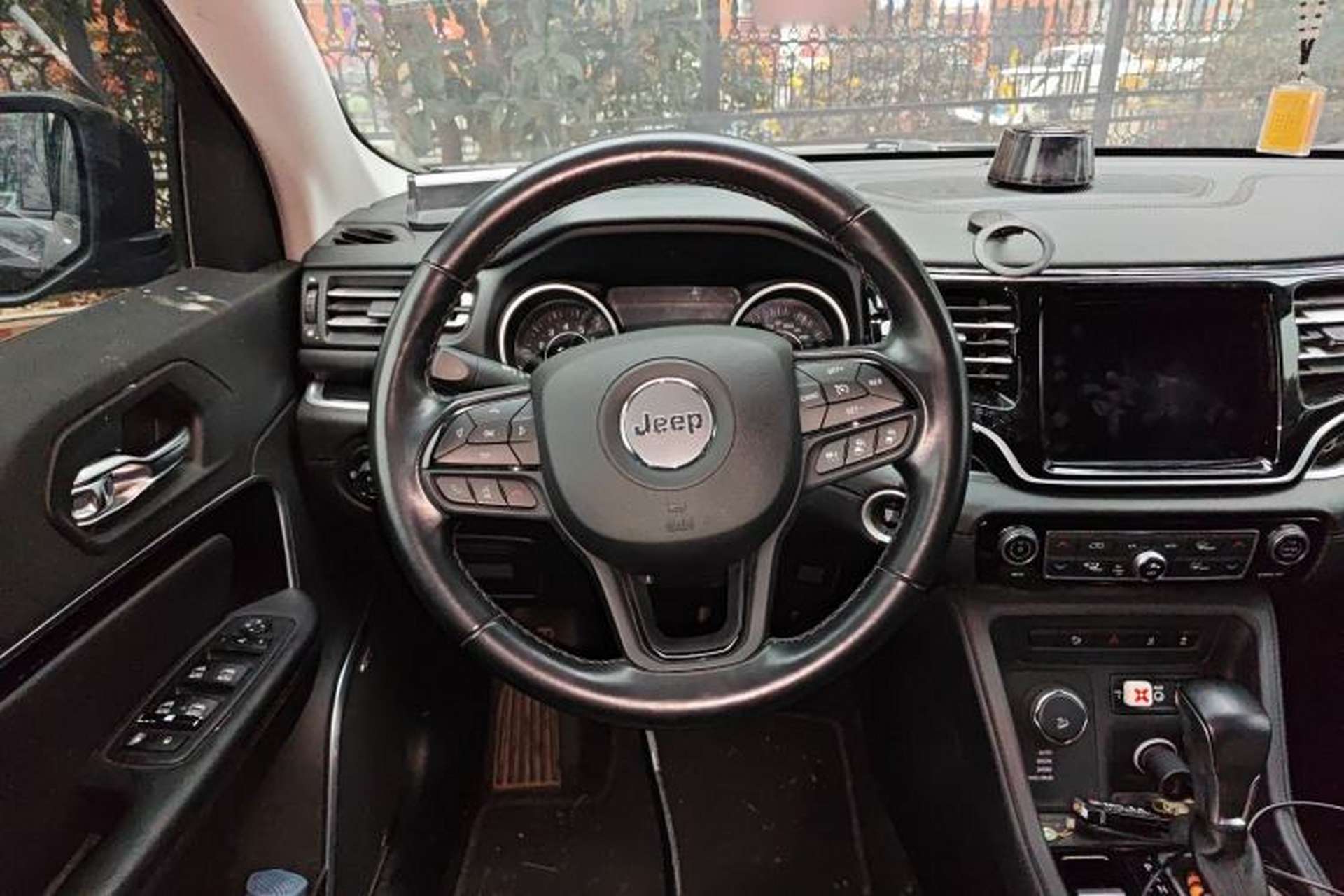 Used Jeep Grand Commander 2020 2.0T Four-Wheel Drive Night Eagle Edition Steering Wheel