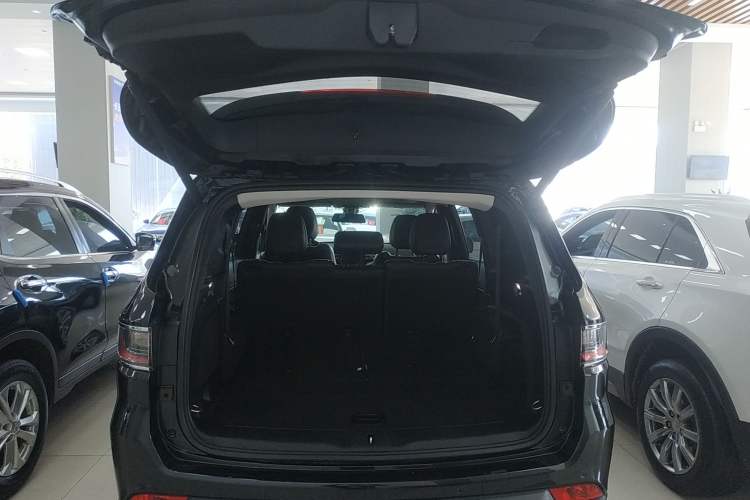 Used Jeep Grand Commander 2020 2.0T Two-Wheel Drive Elite Version Trunk