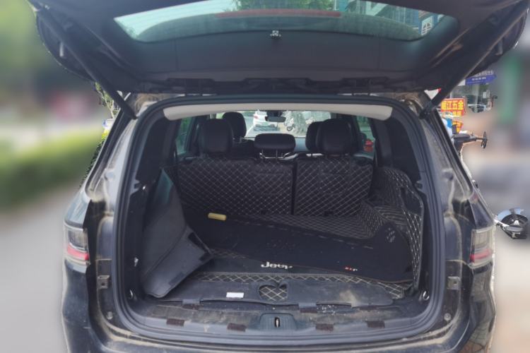 Used Jeep Grand Commander 2020 2.0T Two-Wheel Drive Leading Edition Trunk