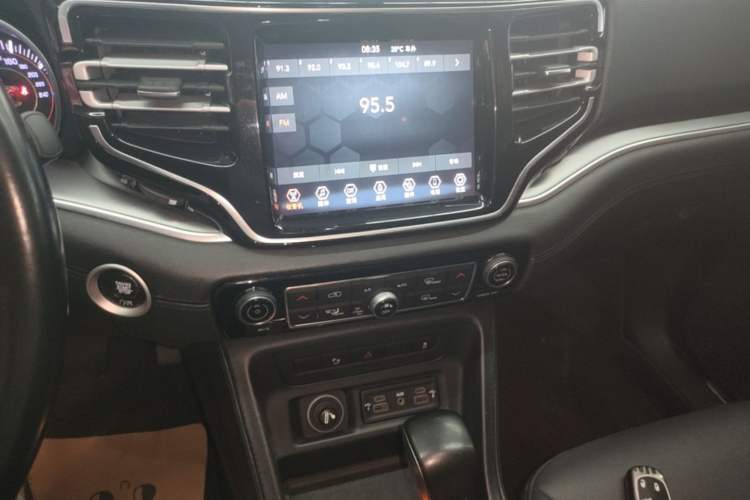 Used Jeep Grand Commander 2020 2.0T Two-Wheel Drive Elite Version Audio And AC Panel