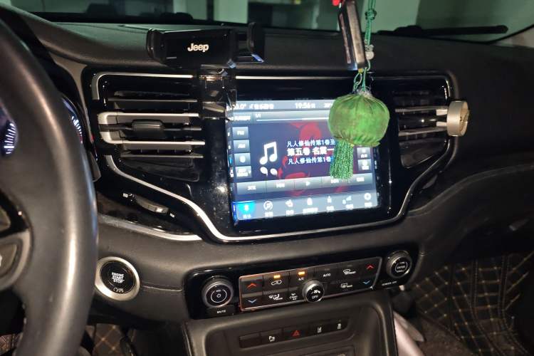 Used Jeep Grand Commander 2020 2.0T Four-Wheel Drive Night Eagle Edition Audio And AC Panel