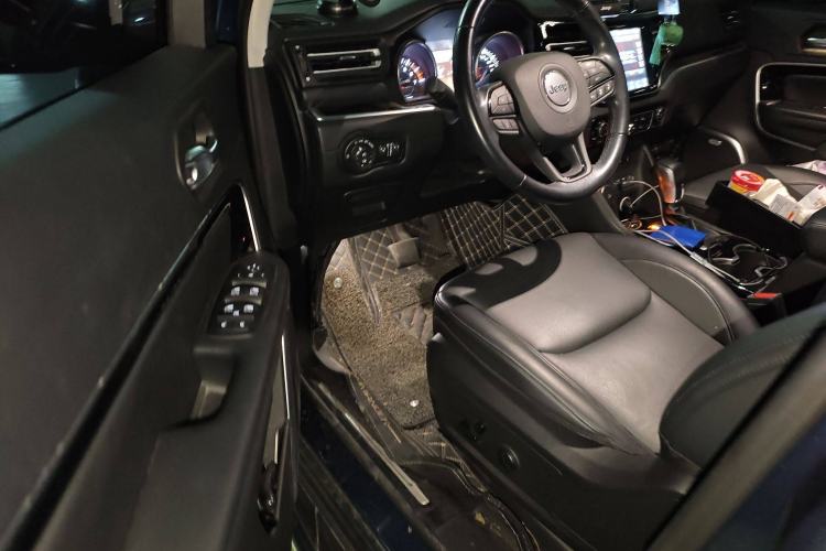 Used Jeep Grand Commander 2020 2.0T Four-Wheel Drive Night Eagle Edition Driver Seat