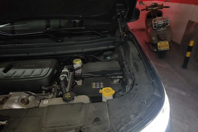 Used Jeep Grand Commander 2020 2.0T Four-Wheel Drive Flagship Edition Engine Bay Left