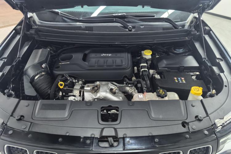 Used Jeep Grand Commander 2020 2.0T Two-Wheel Drive Leading Edition Engine Bay