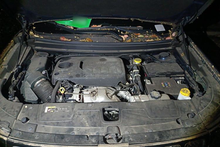 Used Jeep Grand Commander 2020 2.0T Two-Wheel Drive Elite Version Engine Bay