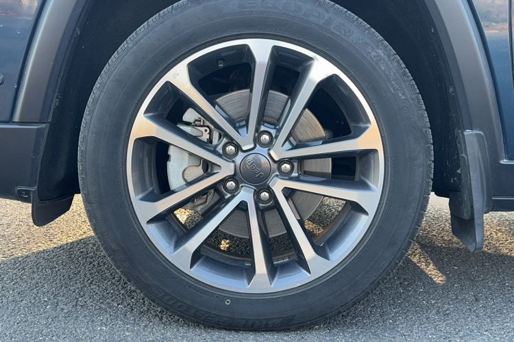 Used Jeep Grand Commander 2020 2.0T Four-Wheel Drive Elite Edition Left Front Wheel Hub